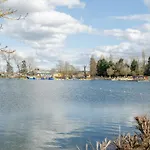 Tranquil Waters - Billing Aquadrome