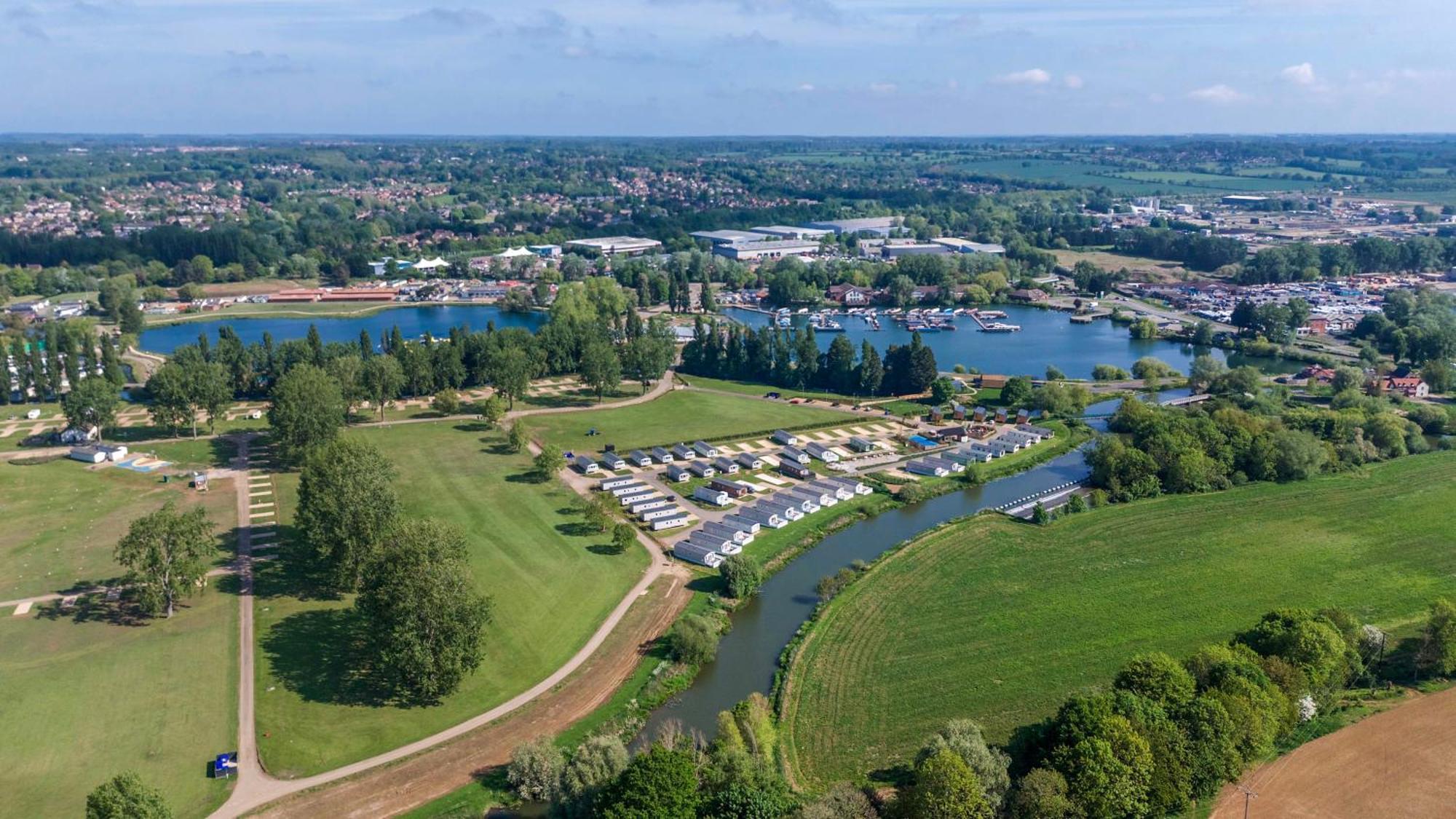 Tranquil Waters - Billing Aquadrome Holiday home