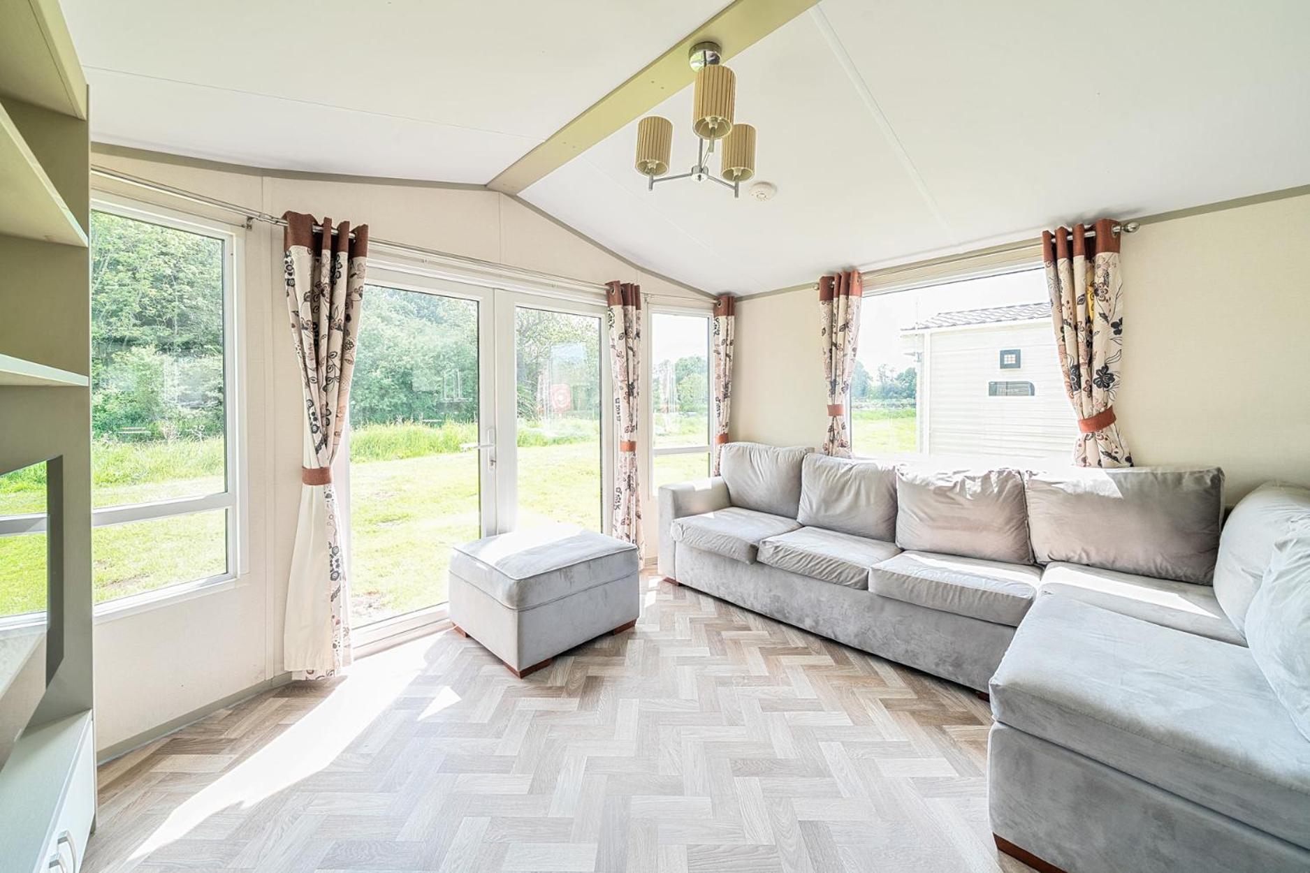 Tranquil Waters - Billing Aquadrome Holiday home *