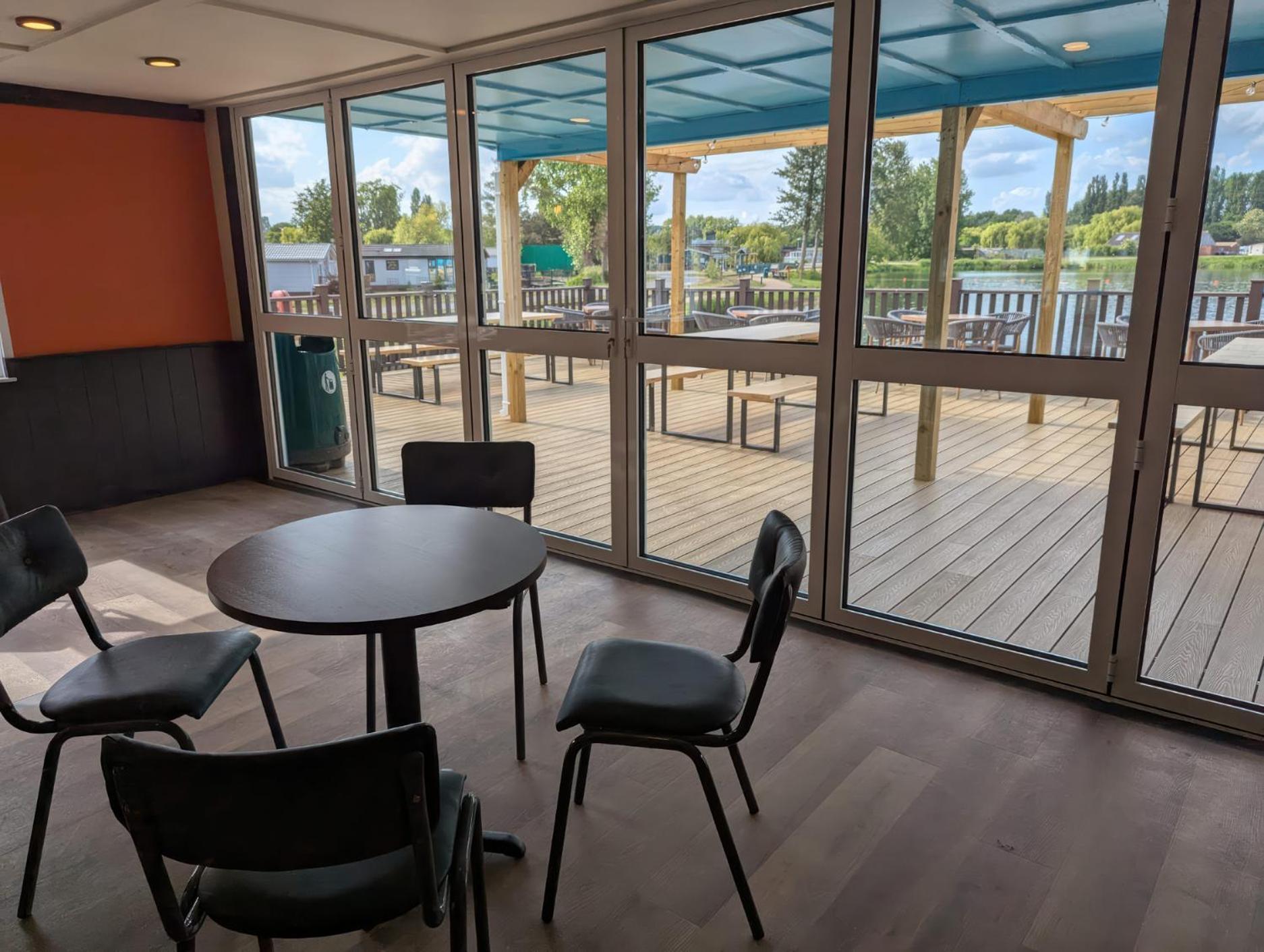 Tranquil Waters - Billing Aquadrome Holiday home